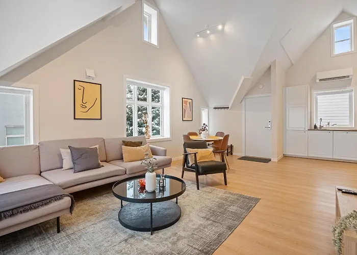 Unique And Spacious Apt Close To City Centre