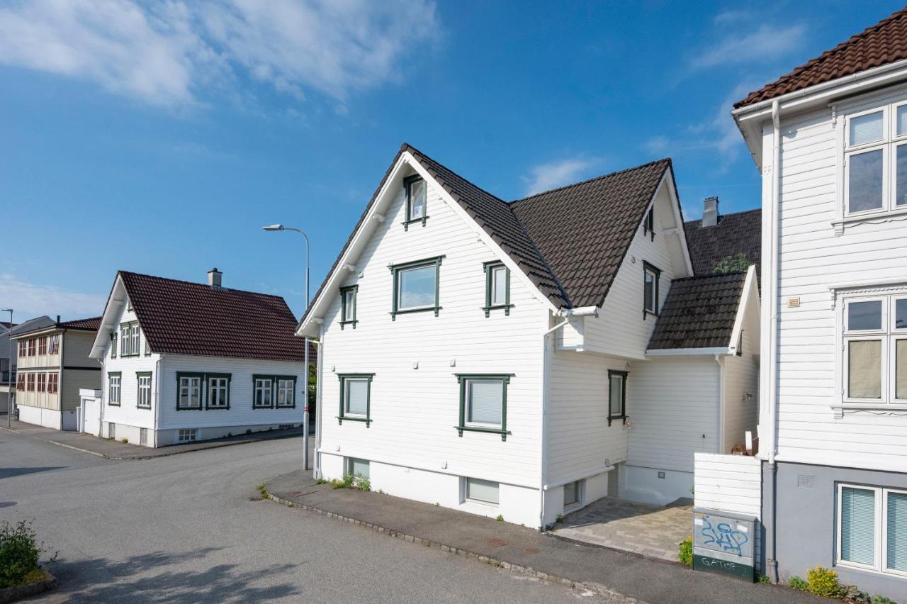 Unique And Spacious Close To Centre *
