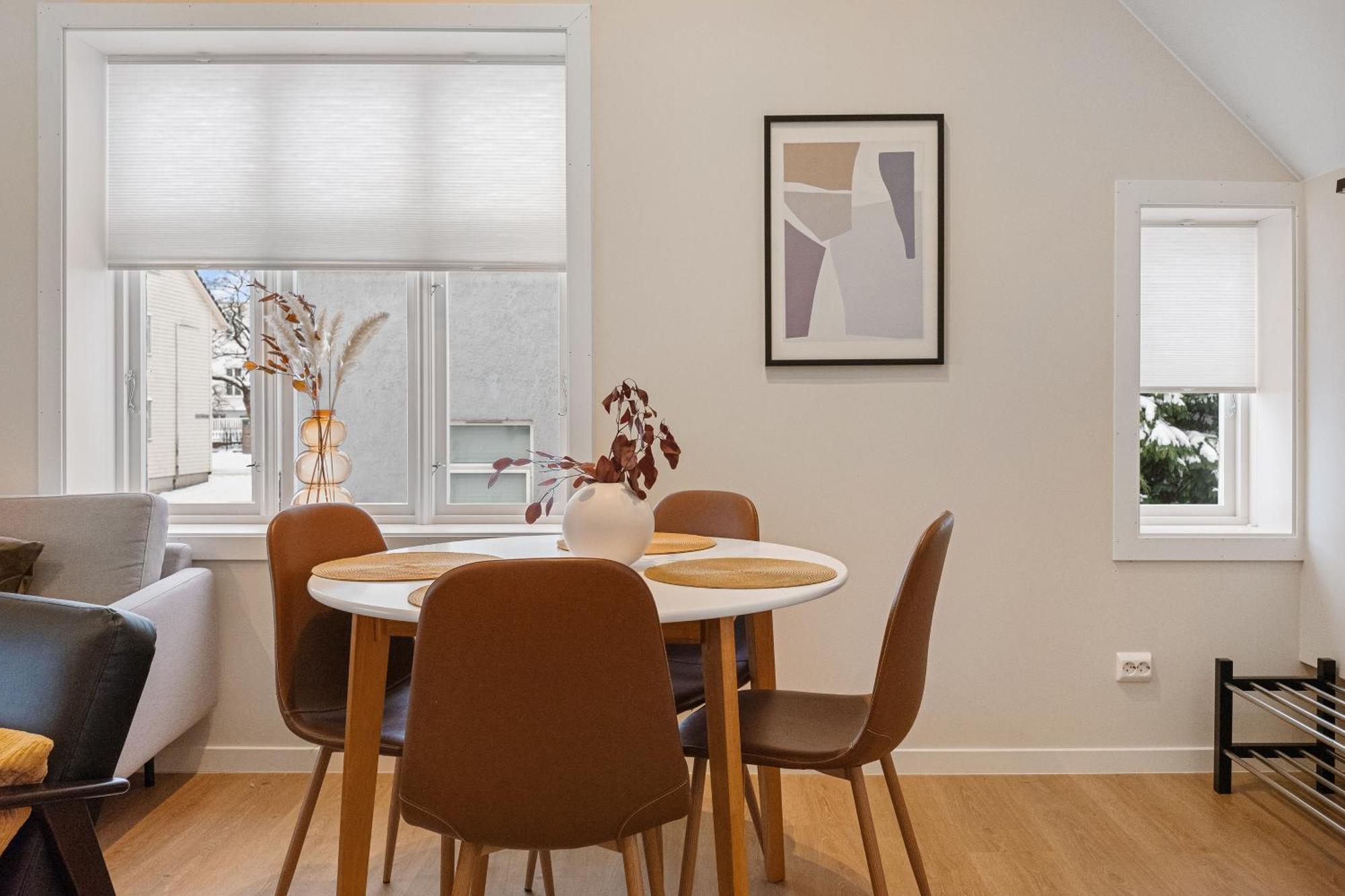 Unique And Spacious Close To Centre