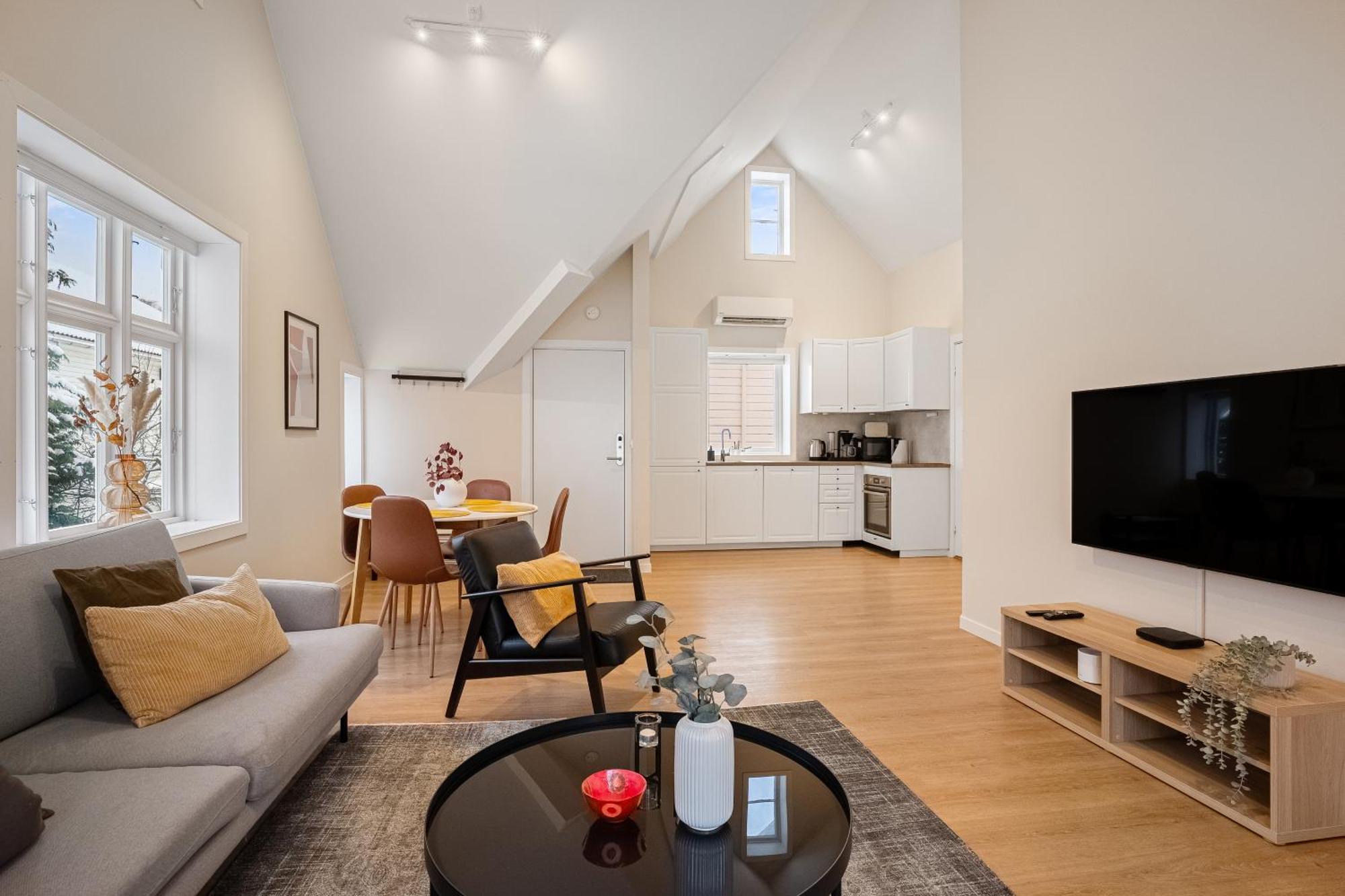 Unique And Spacious Close To Centre Apartment
